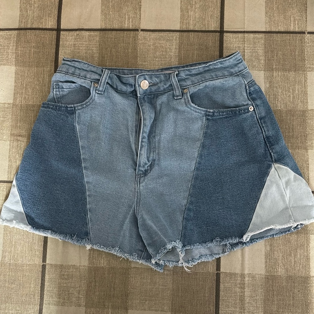 Tri-colored high rise denim shorts